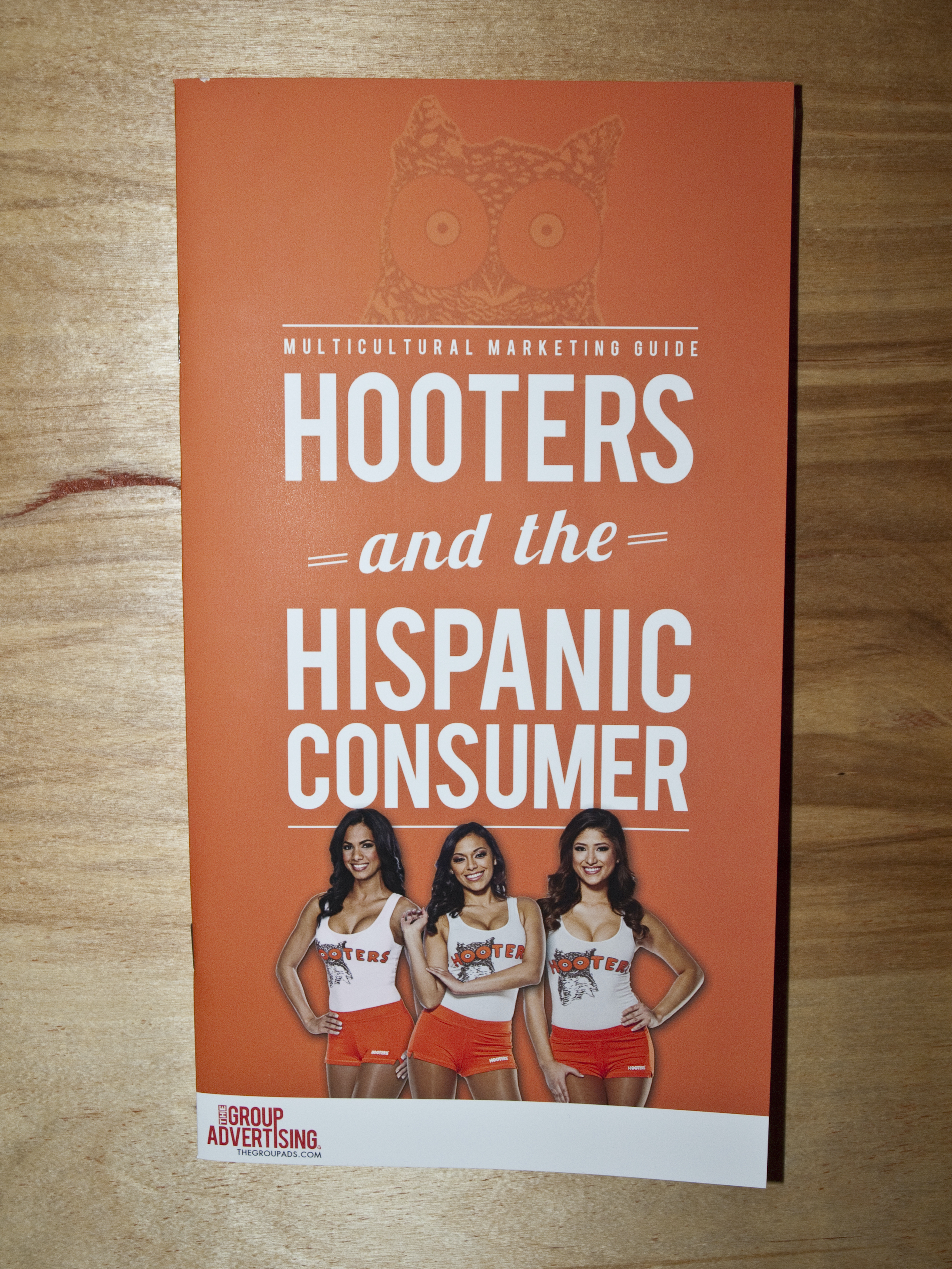Hooters and the Hispanic Consumer guide cover
